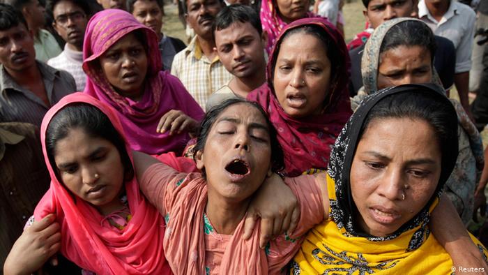 عارضة الأزياء بيبي راسل التي أنقذت عمال الملابس في بنجلاديش من الفقر