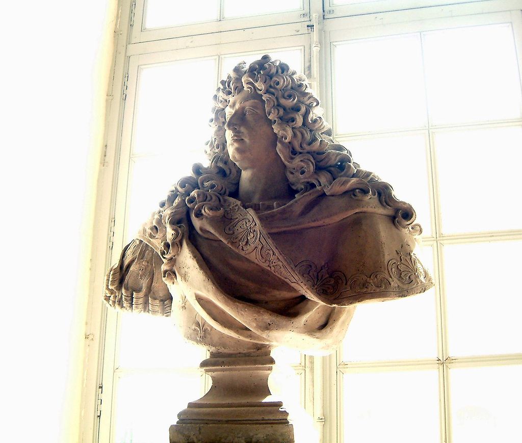 تمثال لويس الرابع عشر