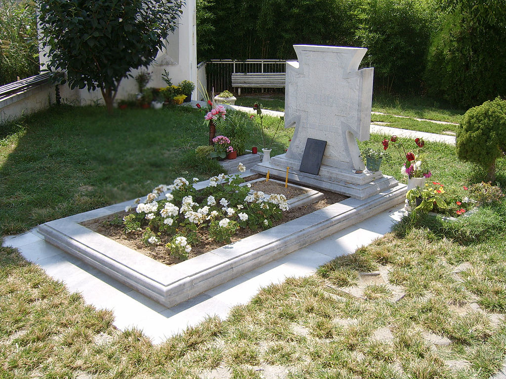 قبر فانغيليا