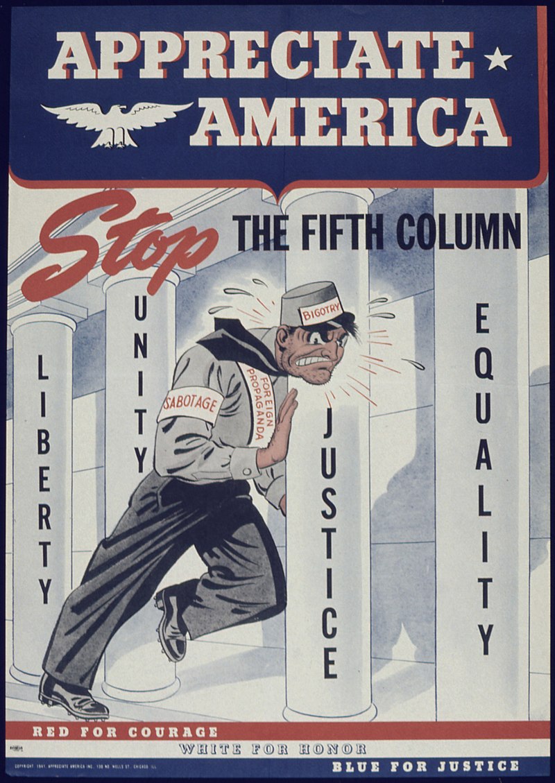 ملصق أميركي من الحرب العالمية الثانية يظهر الطابور الخامس كرجل يروج لبروباغندا أجنبية