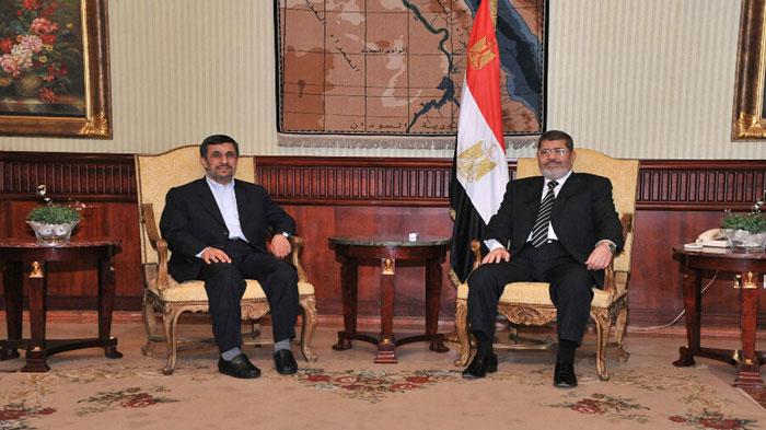 مرسي يستقبل نجاد في مصر