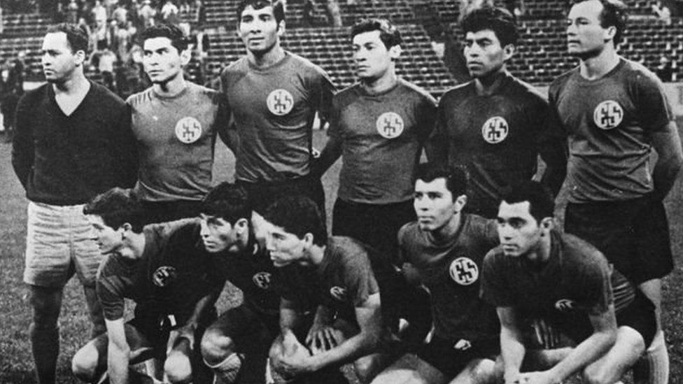 منتخب السلفادور في المباراة الأولى له مع هندوراس 