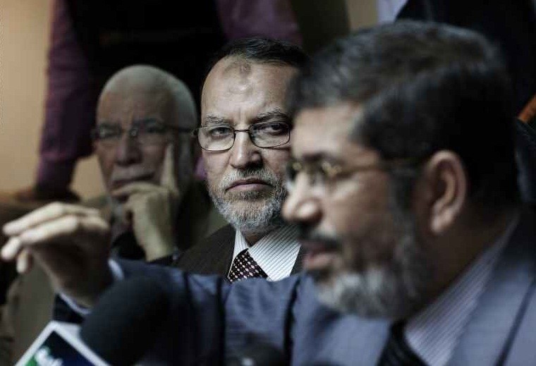 محمد مرسي وعصام العريان