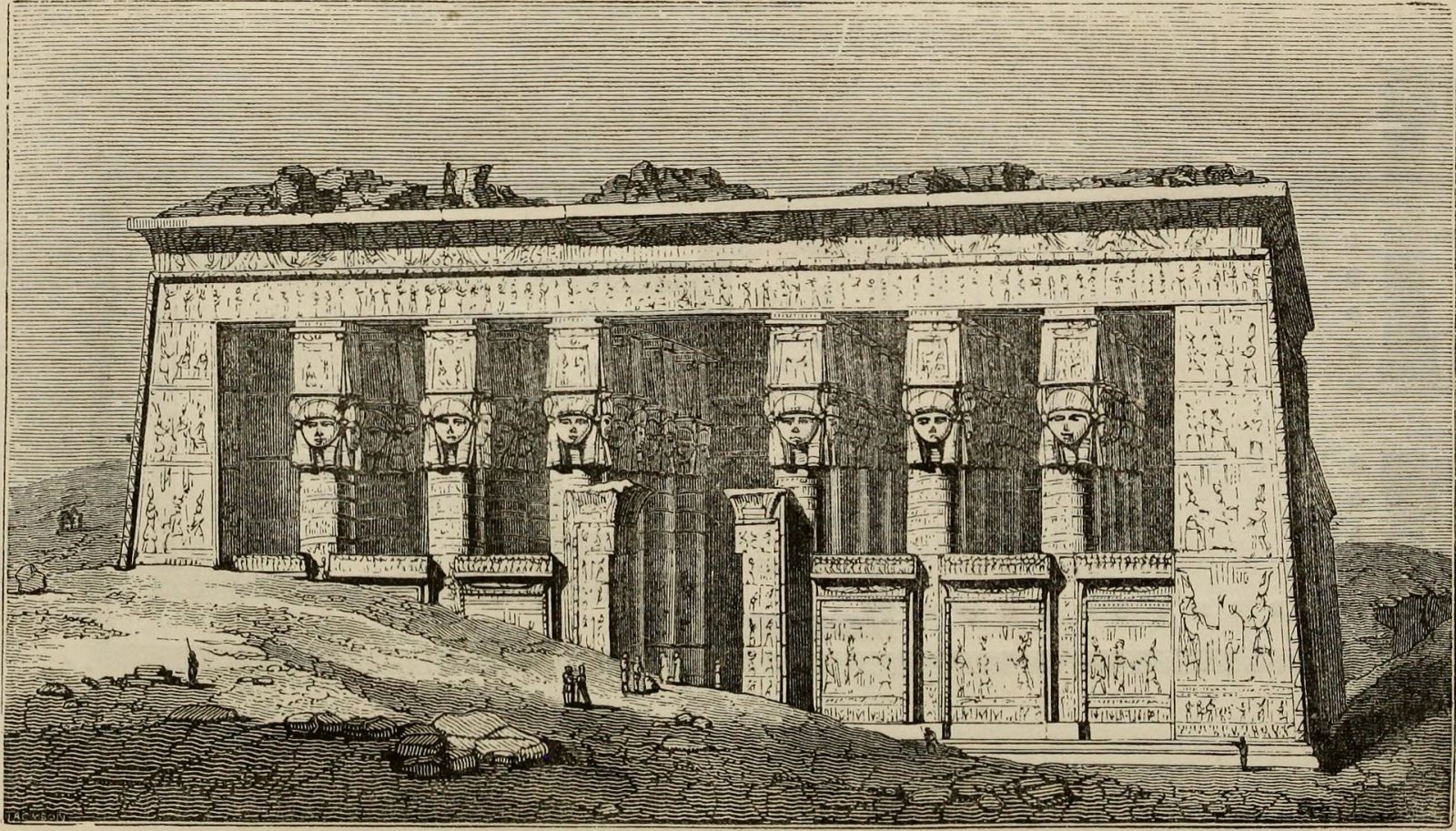 عن صلاة الفجر داخل معبد إدفو في أسوان