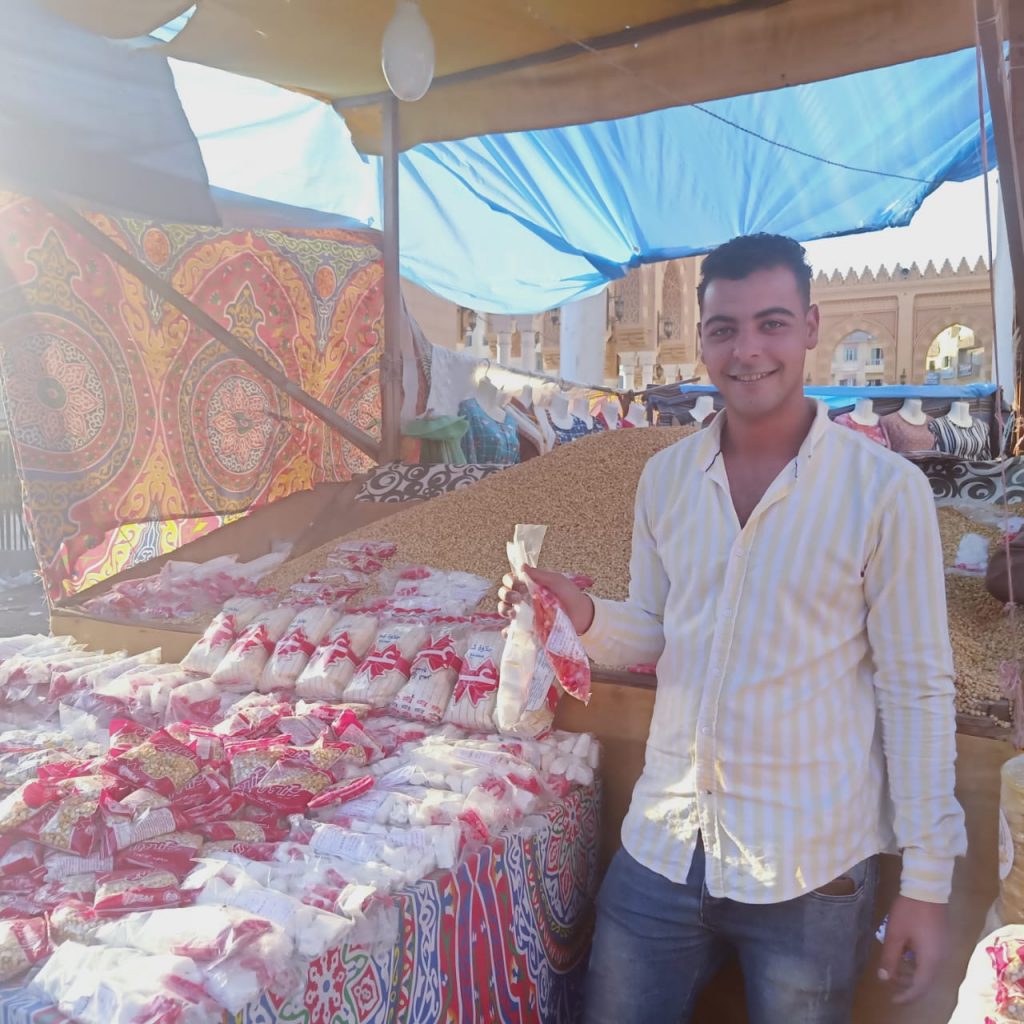 بائع حلوى في ميدان السيد البدوي 