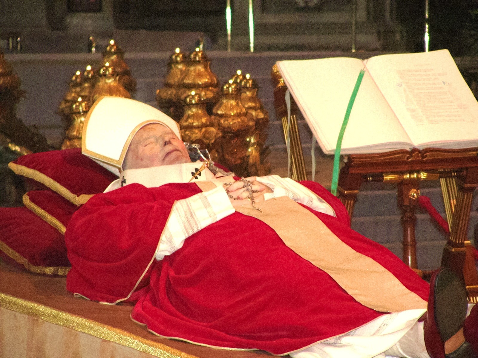 وفاة البابا يوحنا بولس الثاني