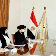وزيرة الثقافة مع آية عمر محمد، رئيس مجلس أمناء مؤسسة حياة كريمة