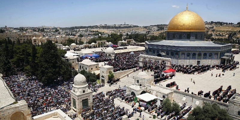 يا مرأة من حليب البلابل.. حينما استنفذ « درويش » شاعرية الشعراء في وصف القدس محمود درويش