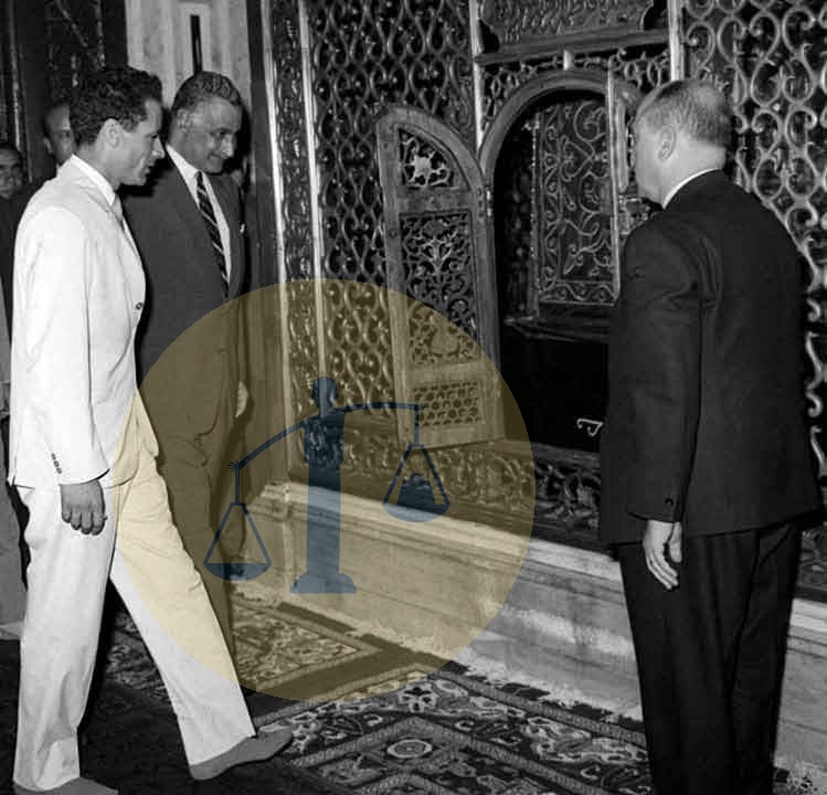 عبدالناصر والقذافي عند ضريح السيدة زينب
