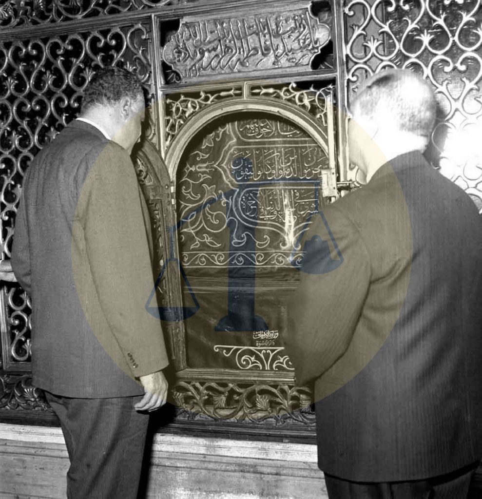 عبدالناصر يزور ضريح السيدة زينب في 5 يونيو 1970