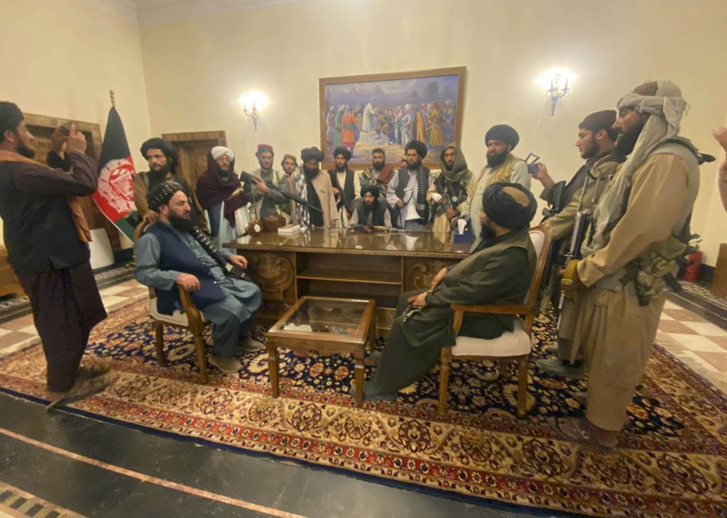 حركة طالبان الآن في القصر الرئاسي