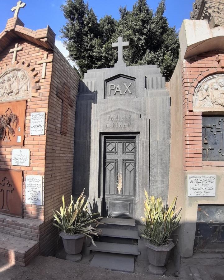 مدخل قبر نجيب الريحاني