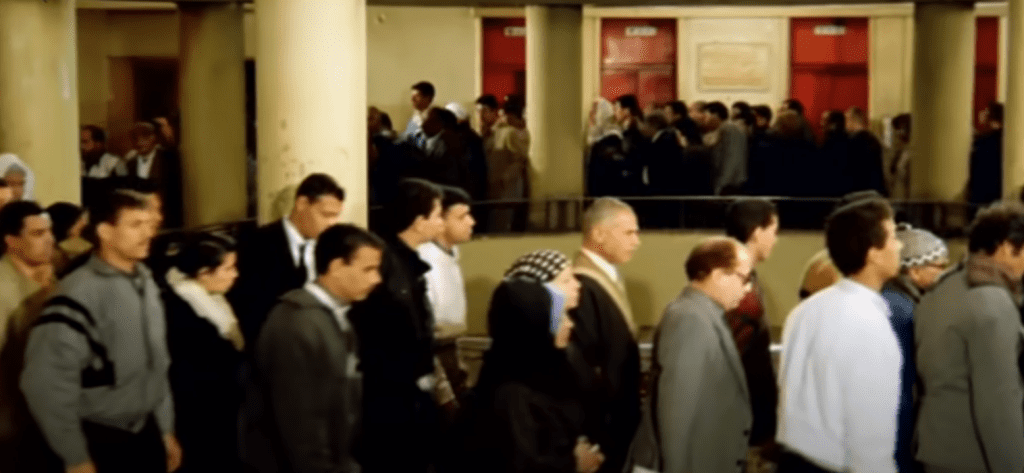 الزحام في مجمع التحرير - فيلم الإرهاب والكباب