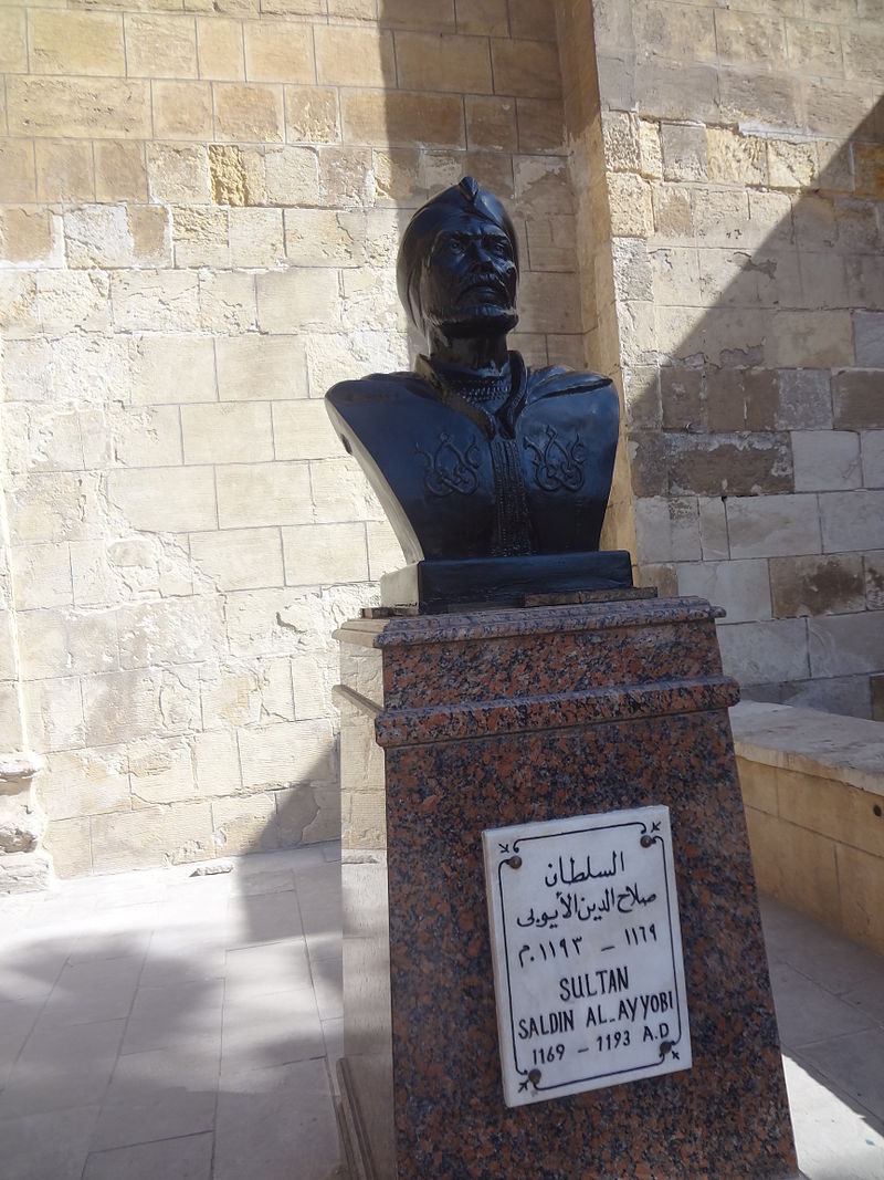 تمثال صلاح الدين في قلعة الجبل