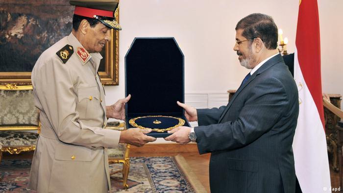 محمد مرسي والمشير طنطاوي