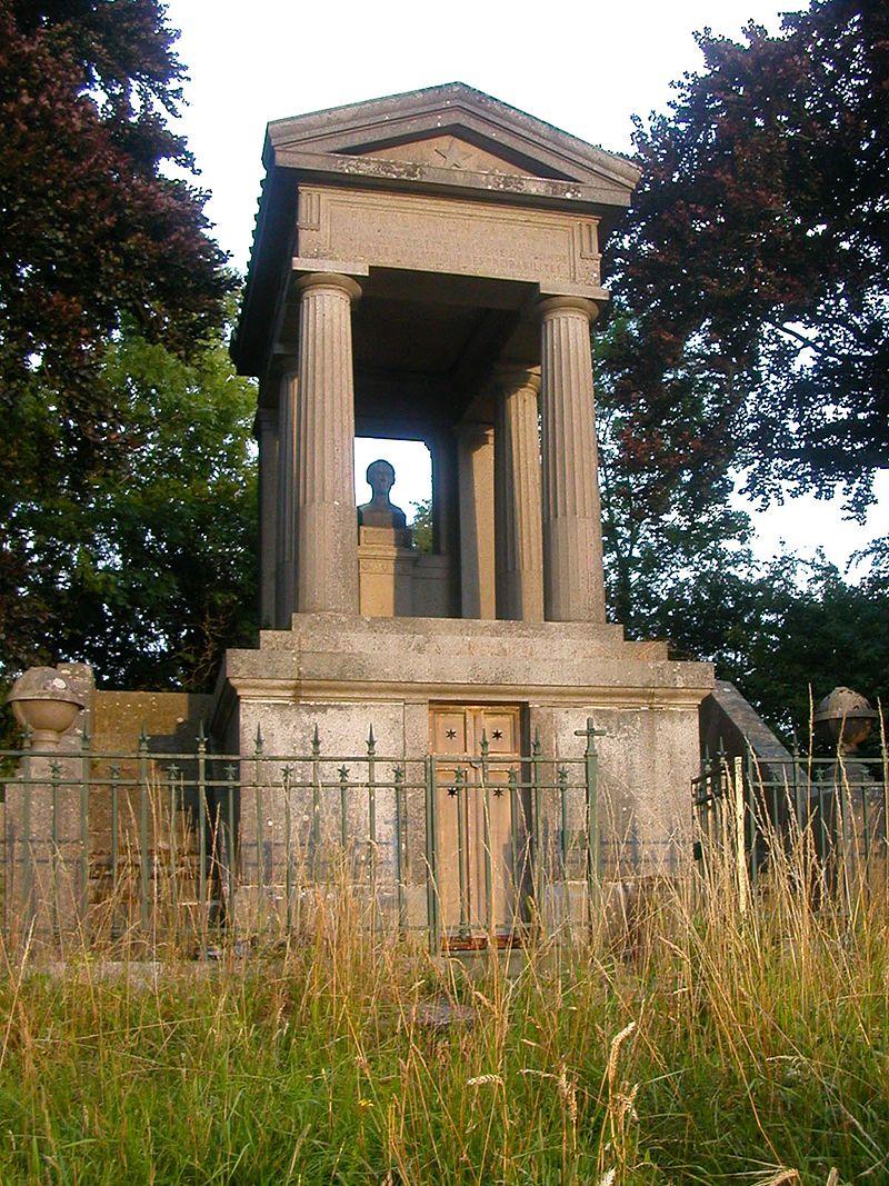 قبر بيير سيمون لابلاس