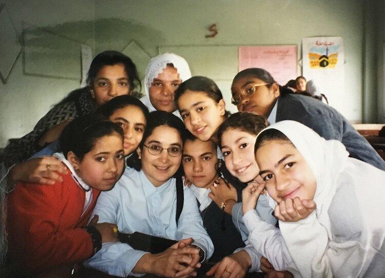 مدرسة للفتيات في مصر سنة 1996 م