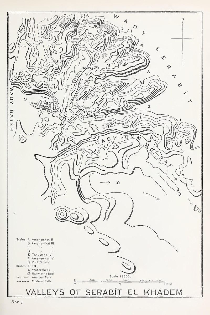 خريطة طبوغرافية لمنطقة سرابيط الخادم ومواقع اكتشافات مختلفة.