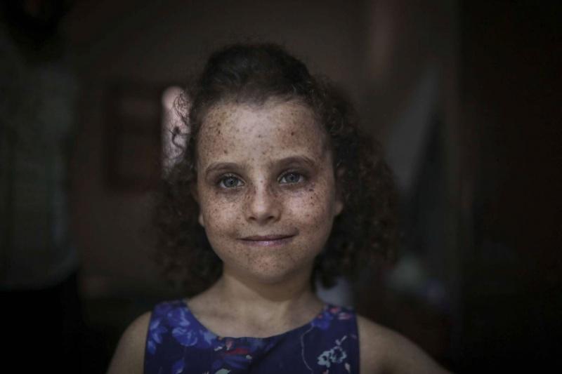 أطفال القمر