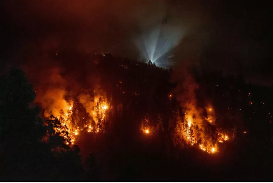 حريق في جزيرة لا الكناري الإسبانية