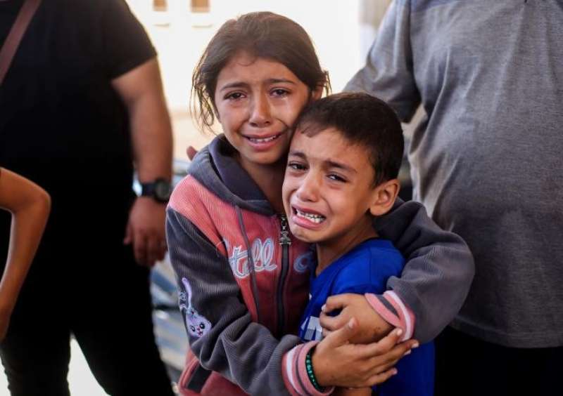 دموع أطفال فلسطين بعد جرائم الكيان الصهيوني