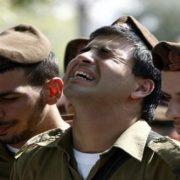 بكاء جندي إسرائيلي