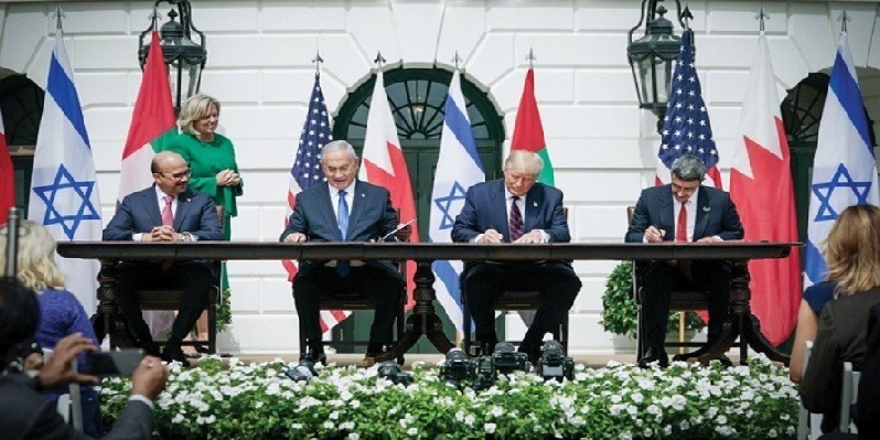 هل كانت الاتفاقيات الإبراهيمية جسرًا للسلام أم مجرد بوابة عبور اقتصادي مشروطة؟ الاتفاقيات الإبراهيمية